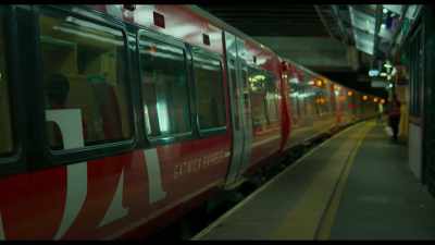 [train doors beeping] - Nightsleeper