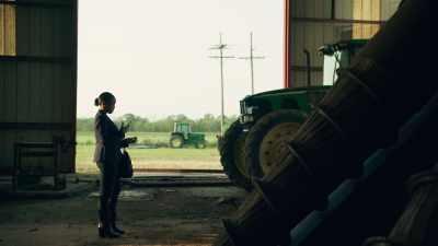 ( train horn blaring ) - Queen Sugar