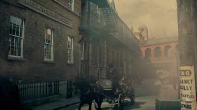 -[TRAIN HORN]
-[INDISTINCT CHATTER] - Miss Scarlet and the Duke
