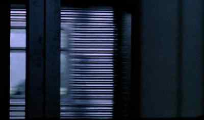 (train rattling)
(crowd chattering) - The Pleasure of Being Robbed