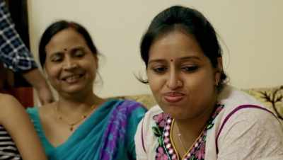 (train rumbling) - A Suitable Girl