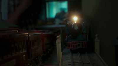 (train whistles)
(train set music plays) - House on Rockingham
