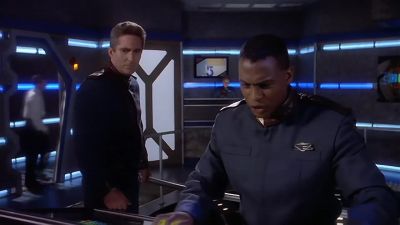 Trajectory's wild.
She's out of control. - Babylon 5