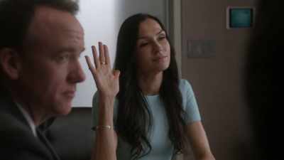 tranqs-a-bad-idea-grab-a-gun-check-on-vito - The Blacklist: Redemption