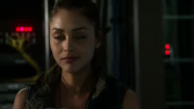 They're taking them off. - The 100