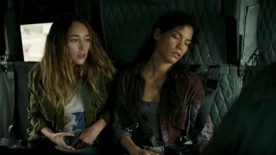 Travis, are they clear? - Fear the Walking Dead