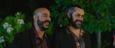 Tre, ne abbiamo.
Uno per le galline e due per i conigli. - Mollo tutto e apro un chiringuito