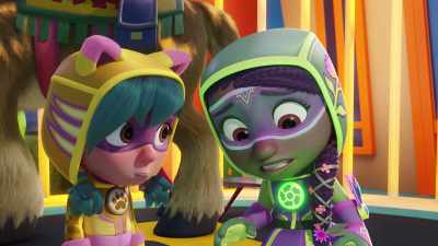 Treena, what's wrong?
Is Santa okay? Can he hear me? - The Action Pack Saves Christmas
