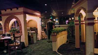 [Trey VO] As I walk
around, I'm like, - ¡Casa Bonita Mi Amor!