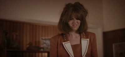 - tried to call your lawyer.
- What? - Frayed