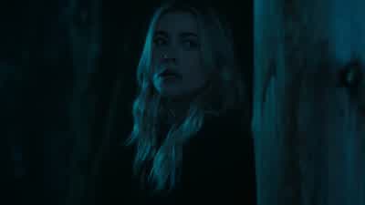 Trisha, get down! - The Hunting Party
