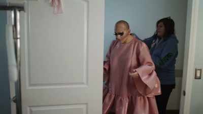 TRIXIE: Five.
[CLAP, CLAP] - Trixie Mattel: Moving Parts