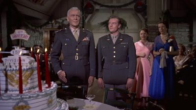 Troops ready for inspection - White Christmas