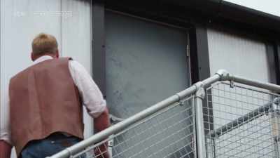 Tropical house.
..Is how we refer to it, this one. - Britain's Tiger Kings - On the Trail with Ross Kemp