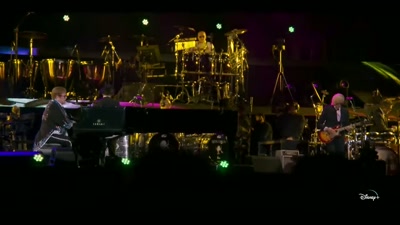 ♪ Trough a glass eye, your throne ♪ - Elton John Live: Farewell from Dodger Stadium