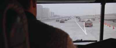 [TRUCK HORN BLARlNG] - Lethal Weapon 3