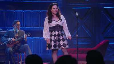 Trucuri magice - Alex Borstein: Corsets & Clown Suits