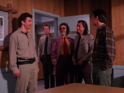 [TRUMAN CHUCKLES] - Twin Peaks