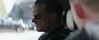 - Trust him?
- Yeah, he's a straight guy. Why? - The Informer