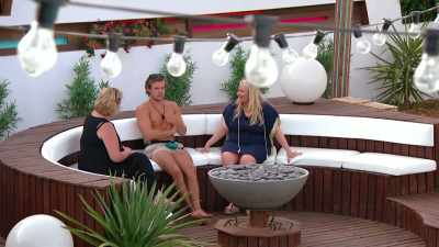‐Try and redeem yourself.
‐I'm not‐‐no, - Love Island
