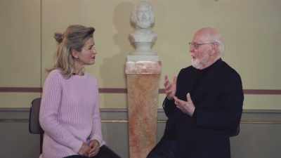 |t's a difficult question to answer,
why it happened. - John Williams: Live in Vienna
