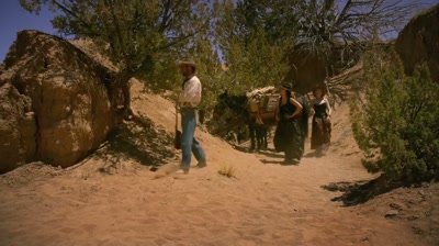 Tsk. If y'all are gonna help me
hunt down Grimes, - Two Sinners and a Mule