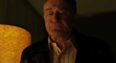تسمي الشرطة عيار 32 مسدس امرأة. - The Irishman