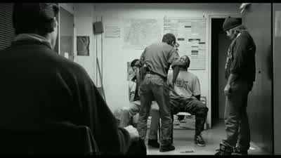 Tu arrêtes juste quand il faut. - La Haine