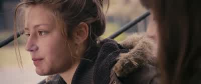 - Tu regardes le cul d'Alice? - Blue Is the Warmest Color