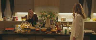 - Tu as un medium ?
- Tiens. - The Donor Party