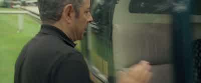 TUCKER: He's not looking good, sir. - Johnny English Reborn