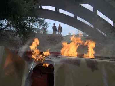 Tully's still in there. - Mission: Impossible