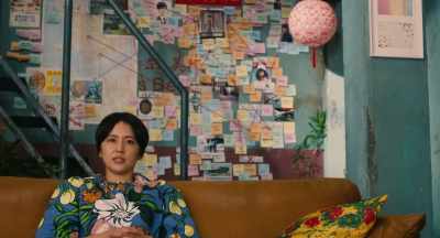 Tung had no business acumen.
He was useless. - The Confidence Man JP - The Movie -