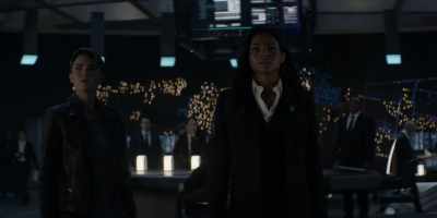 Turn on the light! Turn on the light! - Batwoman