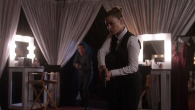 Turn over. Hands behind your back. - Lucifer