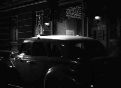 Turn right and go up the hill, driver.
- Okay. - The Maltese Falcon