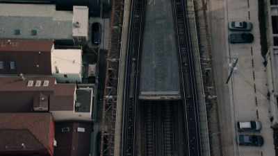 ♪ Turn the light out,
say good night ♪ - The Red Line