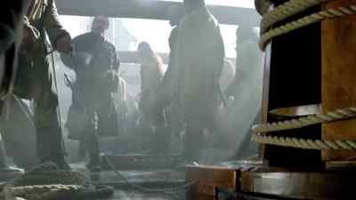 Turn us around slowly, boys. - Black Sails