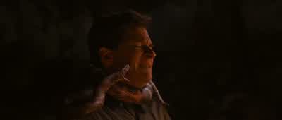 Turn your face away. - Identity Thief