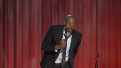 Turned sideways.
You can stretch your feet out - Marlon Wayans Presents: The Headliners