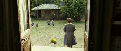 Tus amigos te van a echar mucho de menos, Laura. - The Orphanage