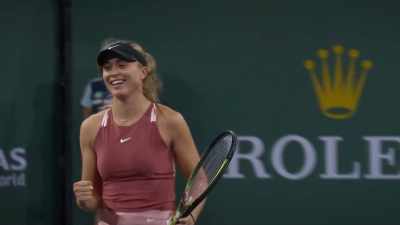 [TV announcer] Another straight set win. - Break Point