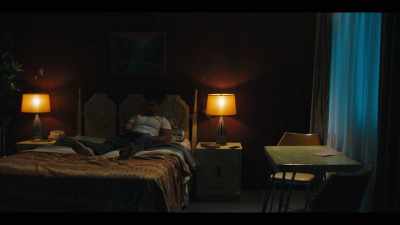 (TV playing indistinctly) - Jett