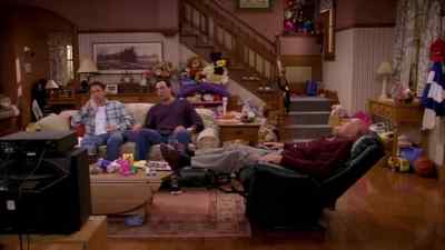 [tv sports sounds] - Everybody Loves Raymond