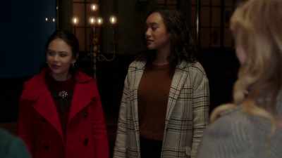 [TV turns on] - Pretty Little Liars: The Perfectionists