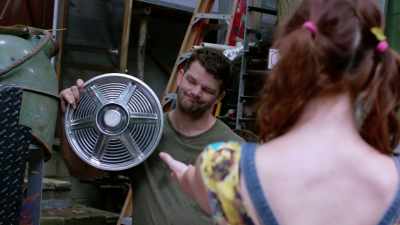 (twangy country music) - Hubcap