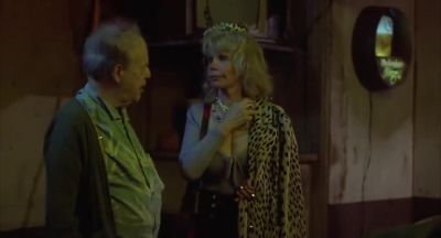 Twenty bucks for that kind of head is outrageous - Barfly