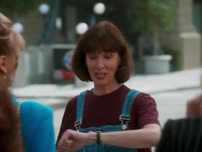 Two and a half minutes and counting. - Lois & Clark: The New Adventures of Superman
