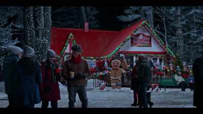 Two hours, two hot cocoas,
and yet nary a quest in sight. - The Knight Before Christmas