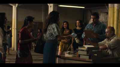 Two hundred kilos just like that. - Narcos: Mexico